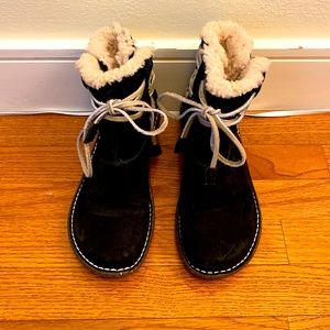 UGG ‘cove’ suede booties, never worn!